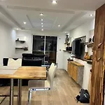 Tres Bel Apartment *